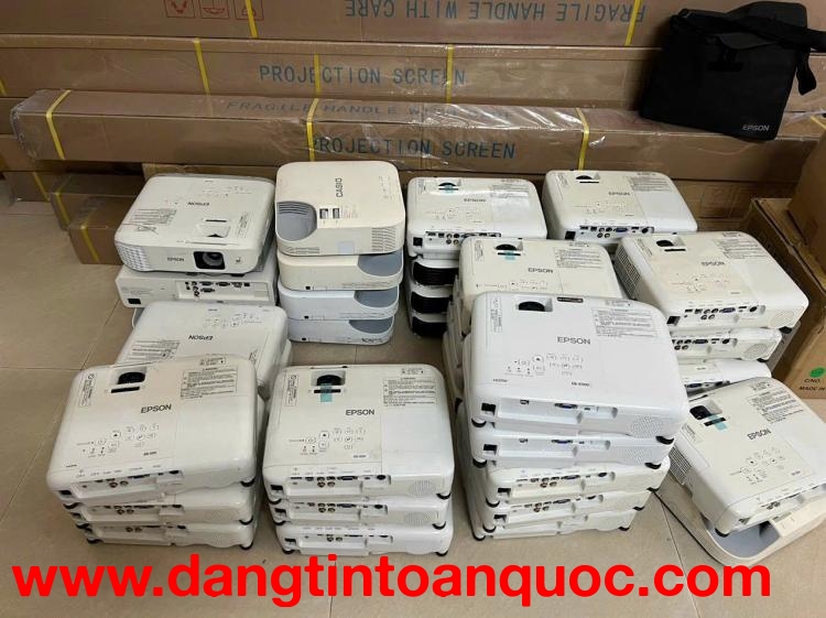 Thợ sửa máy chiếu giá rẻ chuyên nghiệp