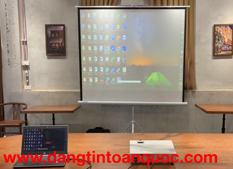 Hà Nội cho thuê máy chiếu loa mịc giá rẻ nhất
