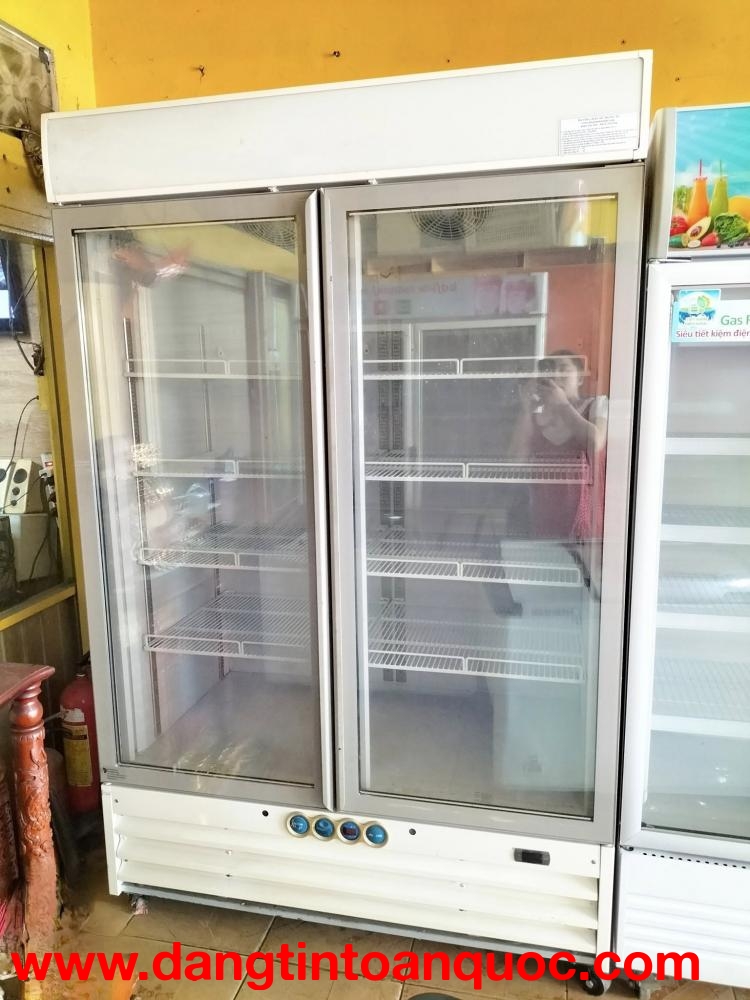 tủ đông đứng 2 cánh kính hiệu iarp 1236 lít sản xuất xuất thái lan mới 91%