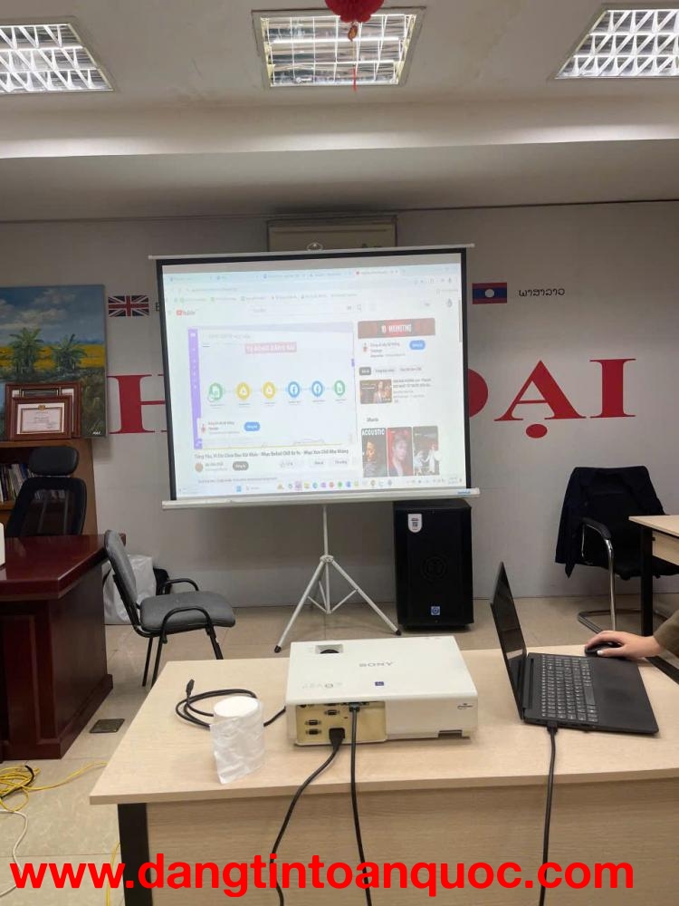 Sửa máy chiếu, thay bóng đèn chính hãng giá rẻ