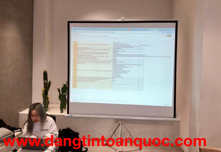 Sửa chữa máy chiếu giá thợ uy tín lấy ngay