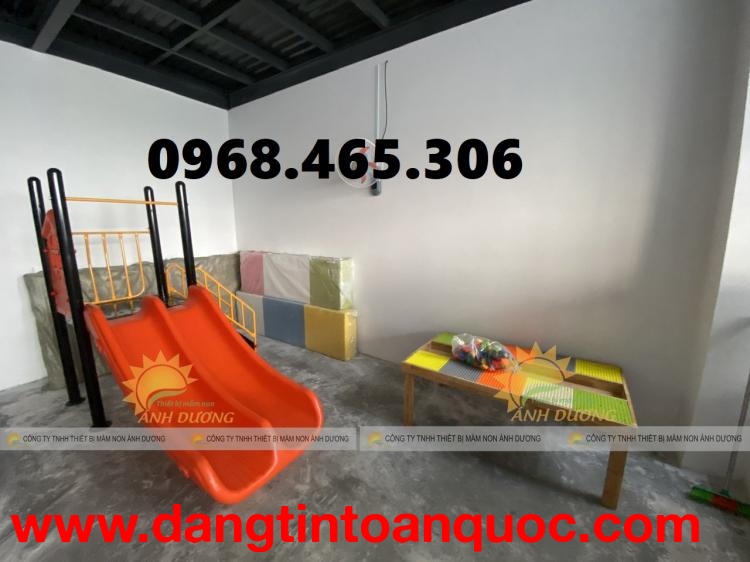 Bàn lego trẻ em bằng gỗ, cầu trượt trẻ em nhập khẩu
