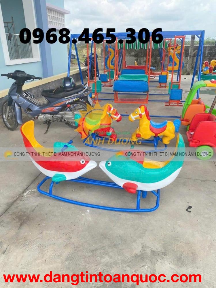 Bập bênh con cá mầm non, bập bênh 2 con cá trẻ em