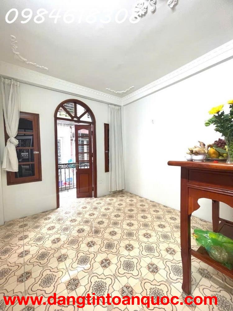 Mặt ngõ 85 Xuân Thủy 42m2 4 tầng mới đẹp thoáng, ô tô, hơn 15 tỷ