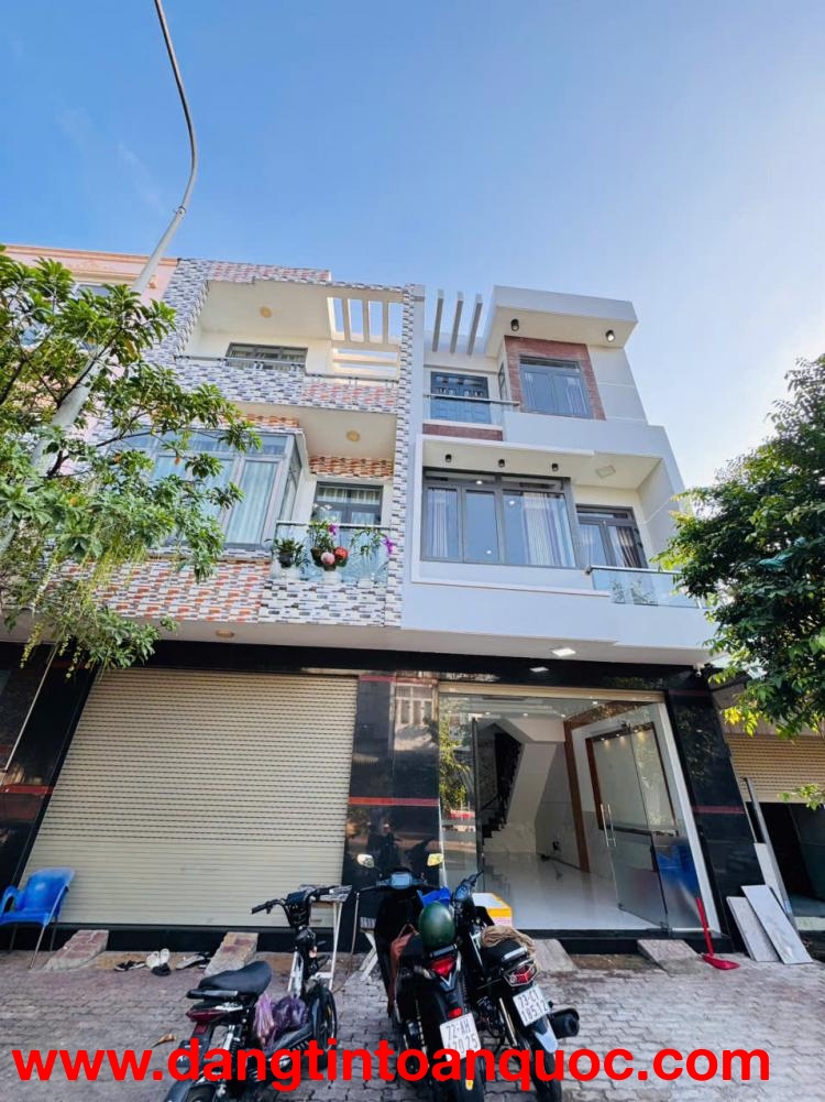 NHÀ MẶT TIỀN VINCOM DĨ AN – ĐƯỜNG 20M-75M² GIÁ 7 TỶ (~93.3TR/M²) –