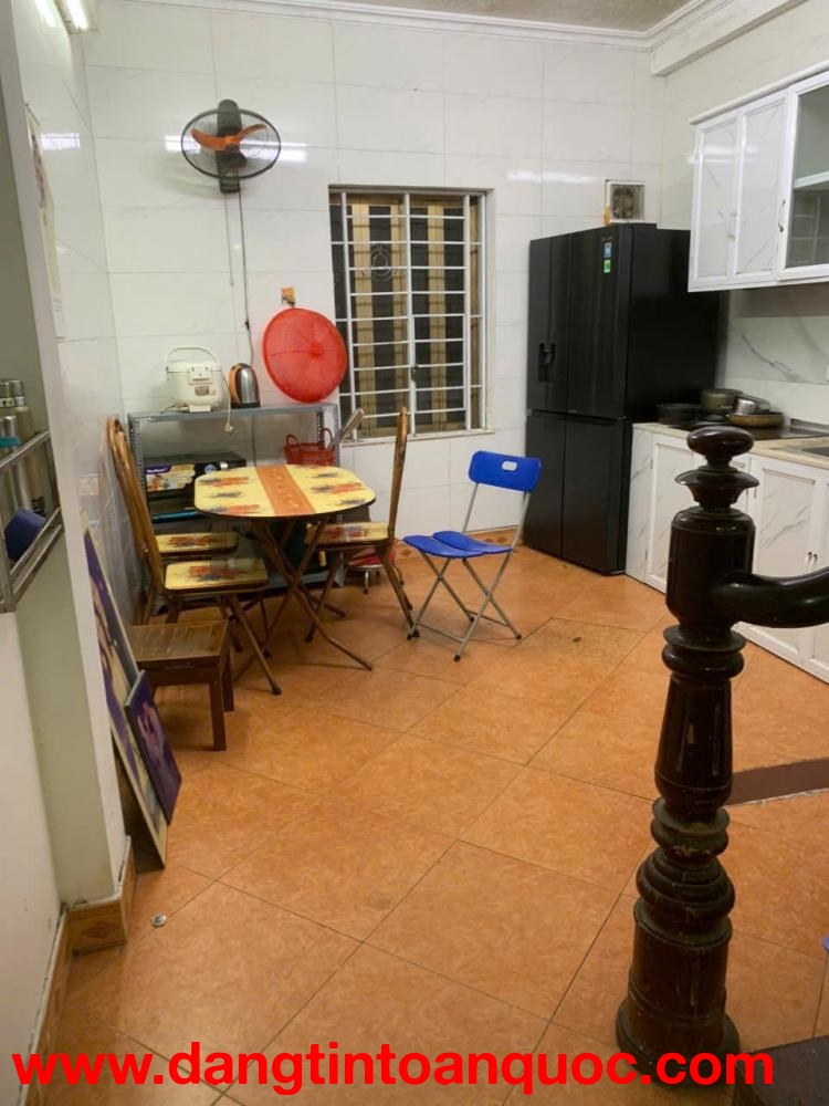 Cho thuê nhà riêng Mễ Trì Hạ. 42m² x 3 tầng, 3 ngủ, 2 vệ sinh, 9.5 Triệu