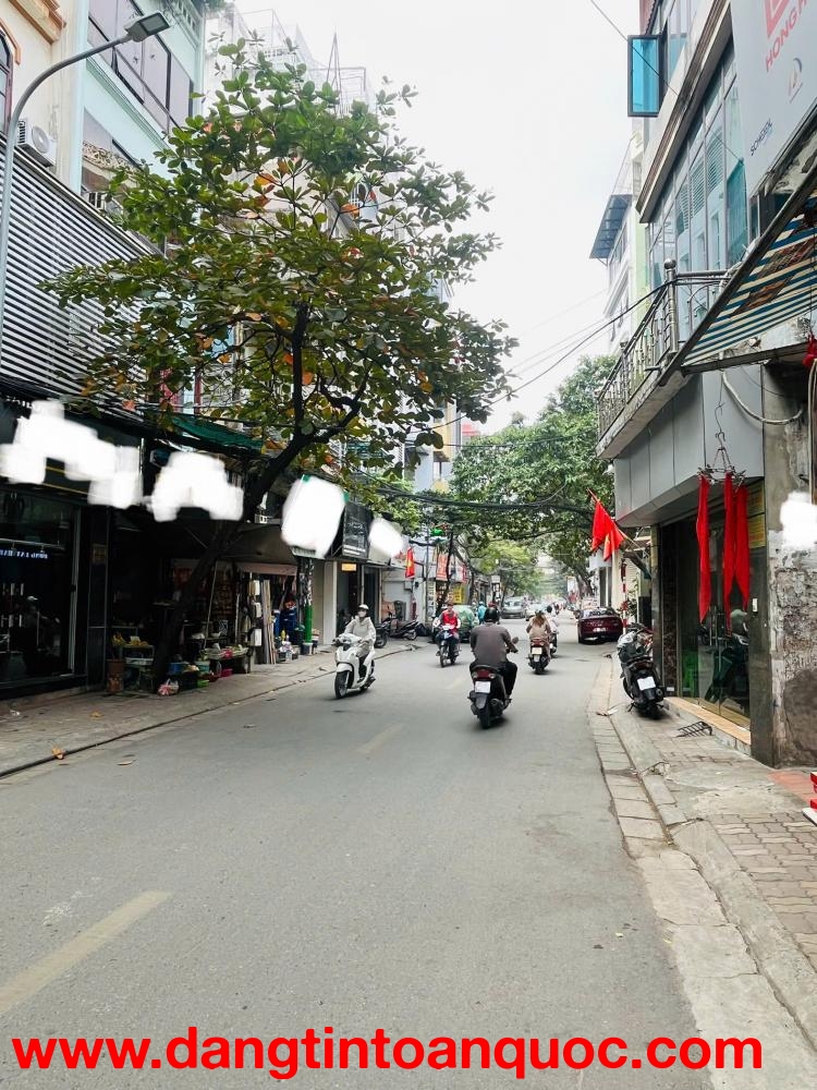 Cho thuê nhà  Hoàng Văn Thái 45m² × 4 tầng, gồm 6 phòng 25 triệu