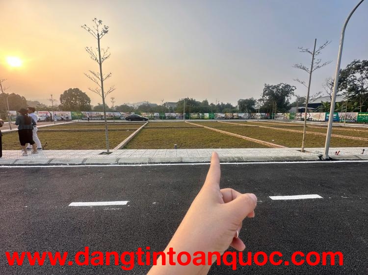 HOT ! SỞ HỮU NGAY LÔ ĐẤT ĐẸP - GIÁ TỐT - Vị Trí Đắc Địa Tại Phú Cát, TPHN (khu đô thị vệ tinh Hoà Lạ