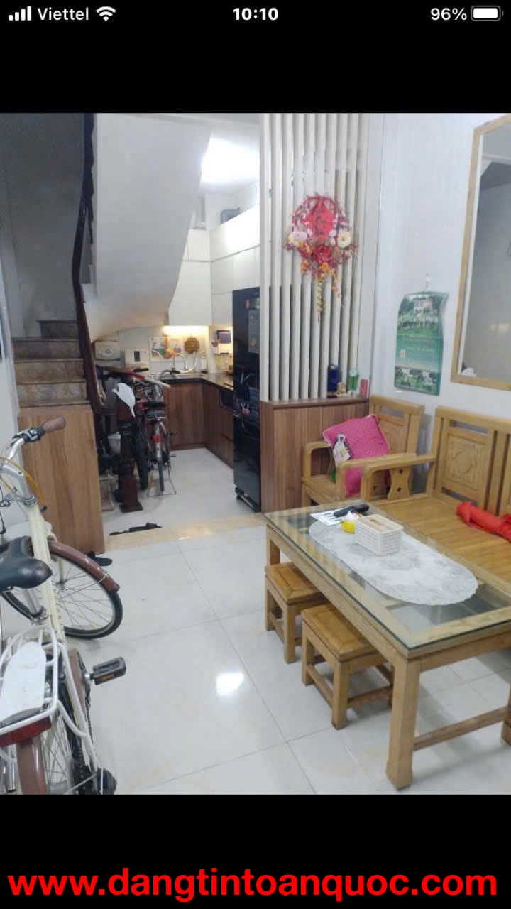 Cho thuê nhà ngõ 32 Trịnh Đình Cửu, 30m² x 4 tầng, gồm 2 ngủ – 2 WC, 8 triệu/tháng