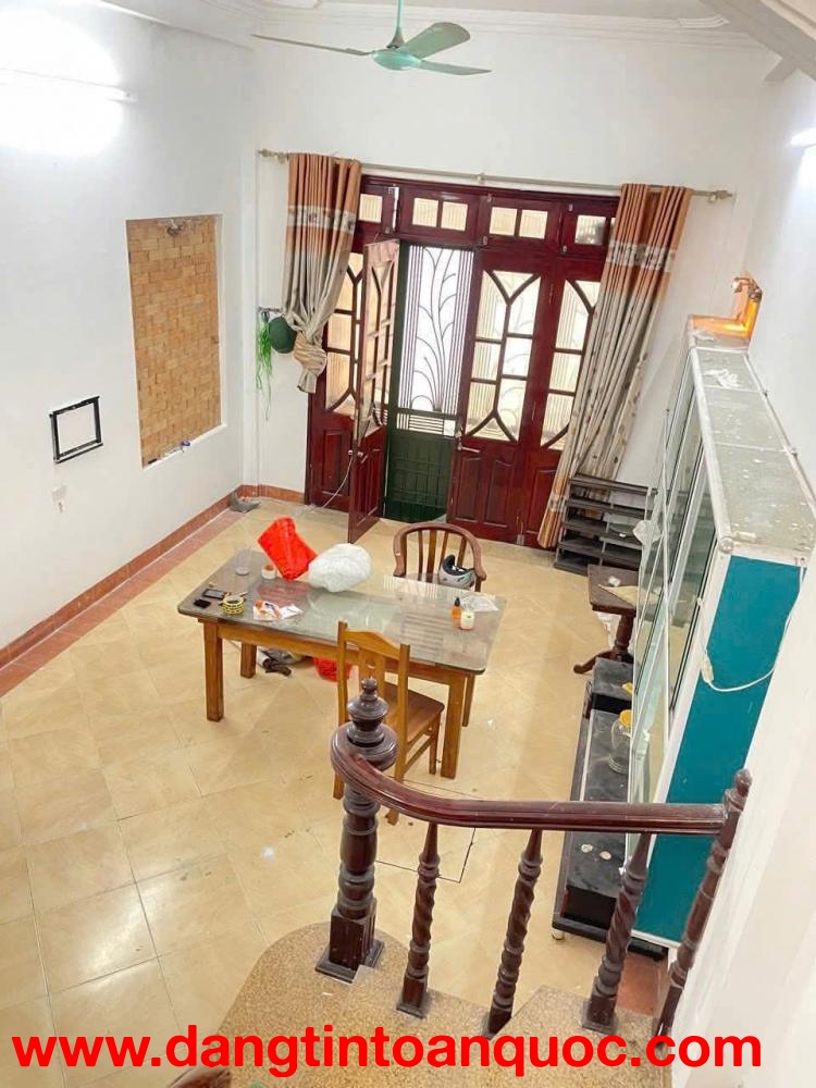 Cho thuê nhà Đặng Tiến Đông, 45m² x  4 tầng, 3PN khép kín, 14 triệu