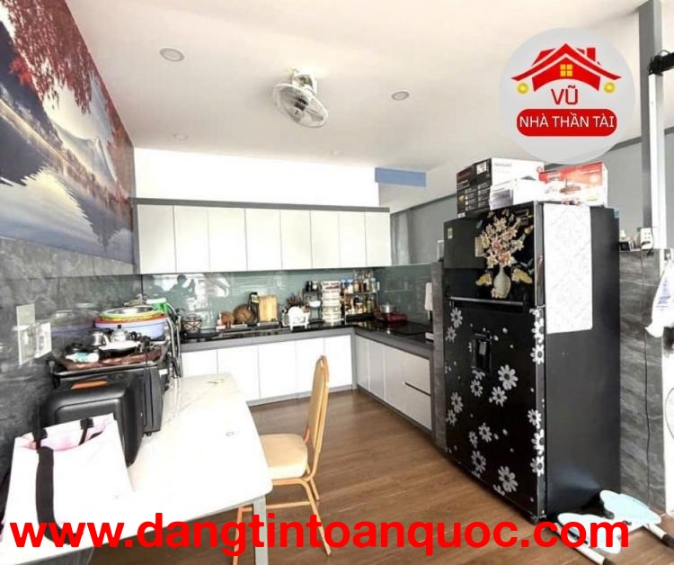 Bán Nhà Đẹp Mặt Tiền Quận 4, gần Vĩnh Khánh, 2 xe hơi tránh, 4 tầng, 5,3 x 9,5m , Nhỉnh 8 Đồng