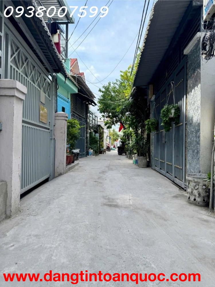 NHÀ BÁN GẤP GIẢM 400 TRIỆU. SÁT VÁCH QUẬN 7  - NHÀ MỚI Ở NGAY (4x15m) VUÔNG VỨC, TẶNG FULL NỘI THẤT 