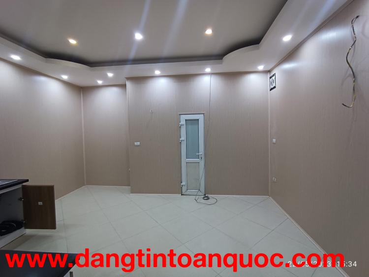 Cho thuê nhà ngõ gần 270 Lê Duẩn, 45m² × 3 tầng, 3PN, 2 vệ sinh, 9,6 triệu