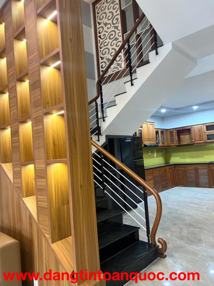 ♪ Nhà MT KD Trần Tống gần Nguyễn Văn Linh, Lê Đình Lý, 90m2, 3.5 tầng, KD sầm uất, nhỉnh 12.x tỷ