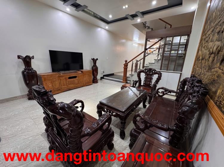 NHÀ 3 TẦNG MỚI ĐẸP – ĐƯỜNG 7.5M TRUNG LƯƠNG 4 P NGỦ – 100M² – GIÁ CHỈ 7.9 TỶ!