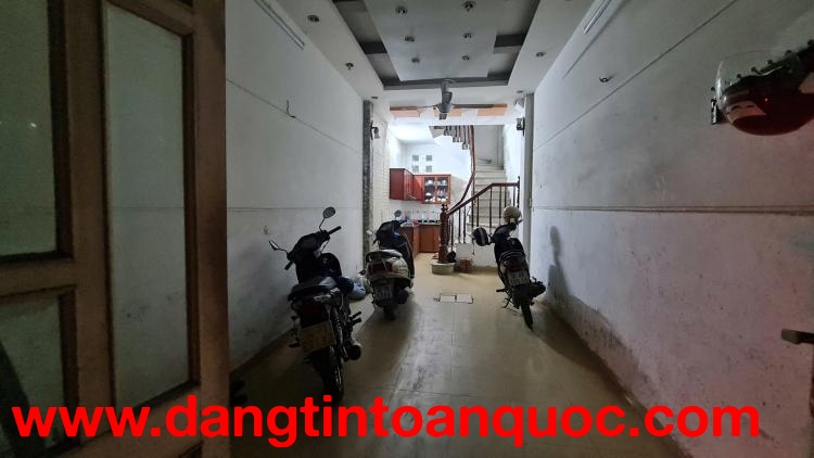 Cần cho thuê nhà 5 tầng x 30m2, 4 ngủ Vĩnh Hưng làm CHDV, ở gđ, nhóm 11 Triệu