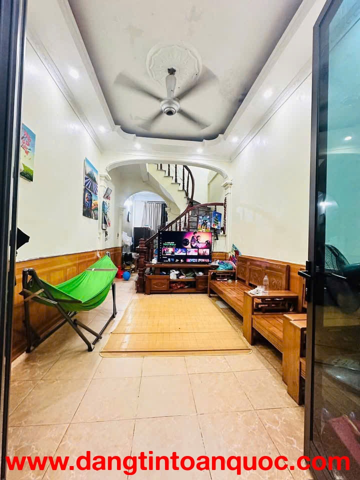 Yên Duyên, Yên Sở 38m² x 4 tầng 4PN, 3 WC, 9 triệu/tháng