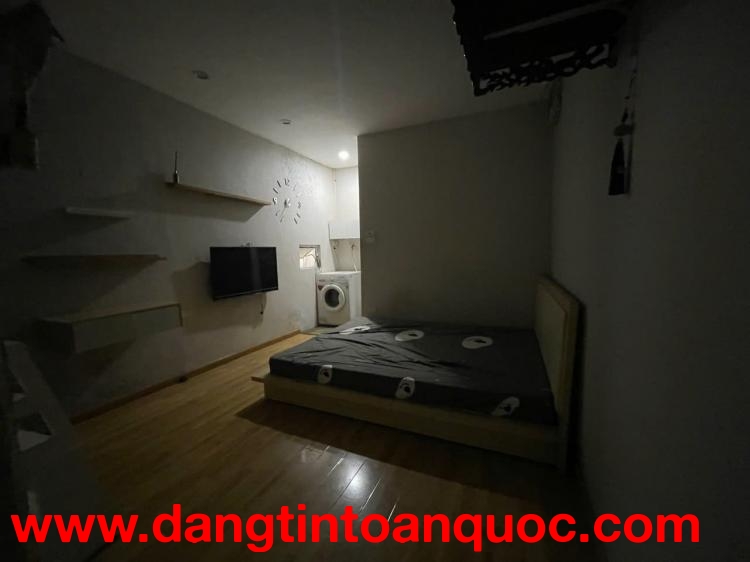 Cho thuê nhà ngõ Khâm Thiên, Đ.Đa 28m² x 3 tầng + nửa tum, 3PN, 2 WC, 8 Triệu/tháng