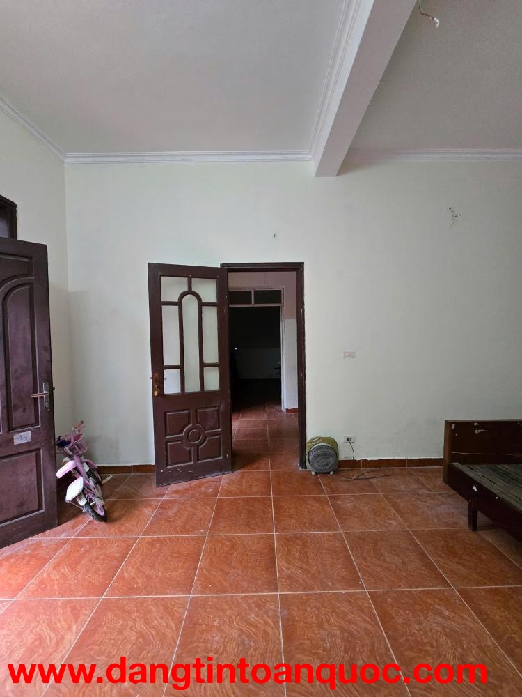 Cho Thuê phòng tầng 1- Nhà Biệt Thự khu Xí nghiệp Pháo ngõ 347/116 Cổ Nhuế.