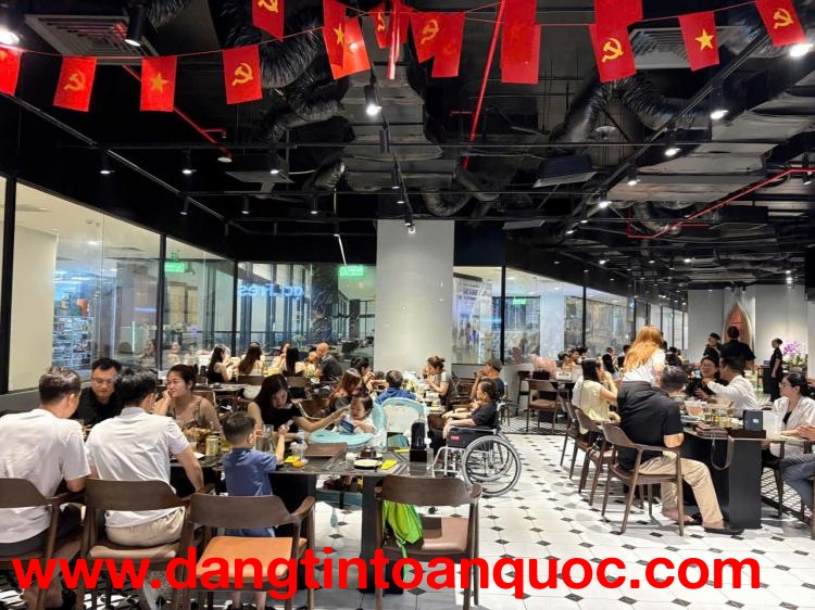 CHÍNH CHỦ SANG NHƯỢNG GẤP – MẶT BẰNG NHÀ HÀNG 3 MẶT TIỀN -300m2  DƯỚI CHÂN CHUNG CƯ HOÀNG HUY COMMER