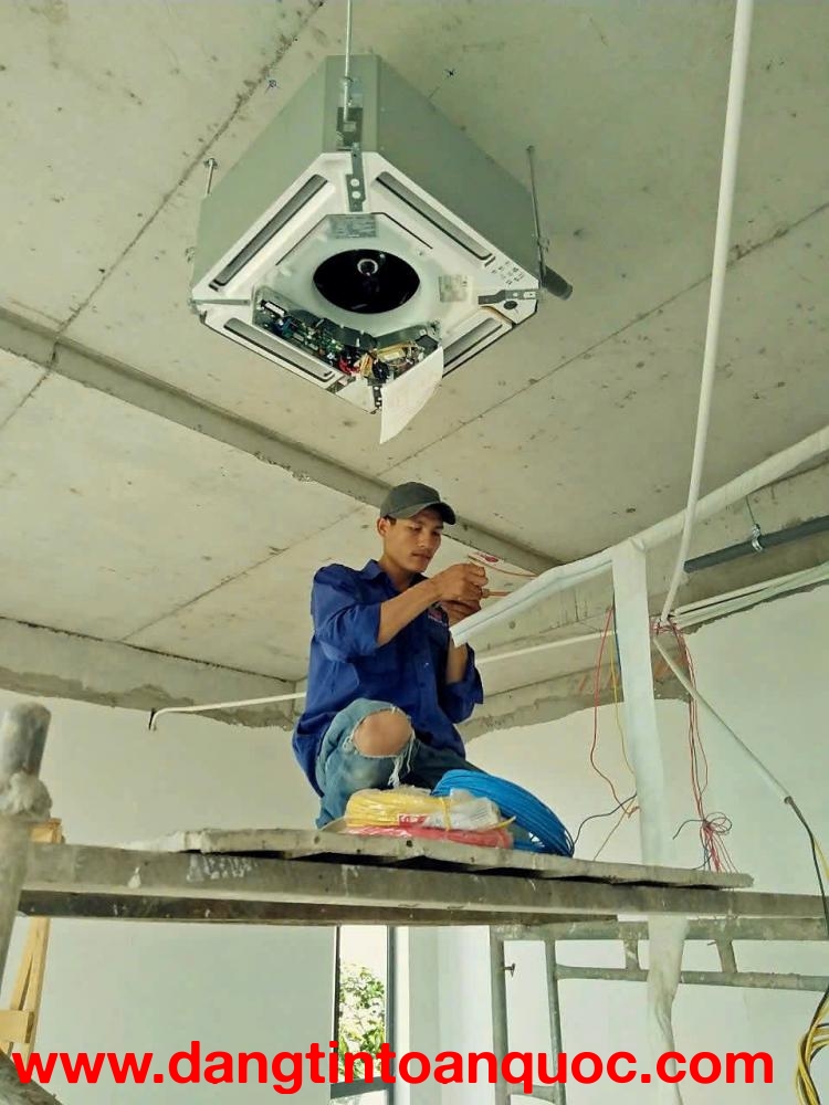 Thầu lắp đặt uy tín Máy lạnh âm trần DAIKIN FCNQ21MV1 với thiết kế nhỏ gọn tại quận 10