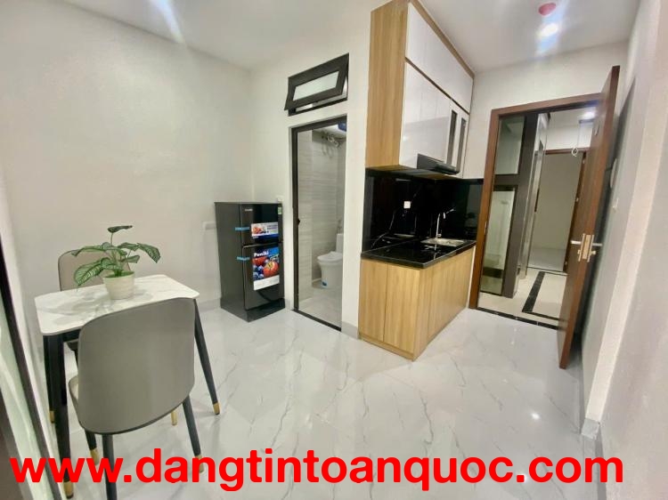 Cho thuê căn hộ CCMN ĐẸP thoáng tại Ngõ 113 Thái Thịnh, Đống Đa