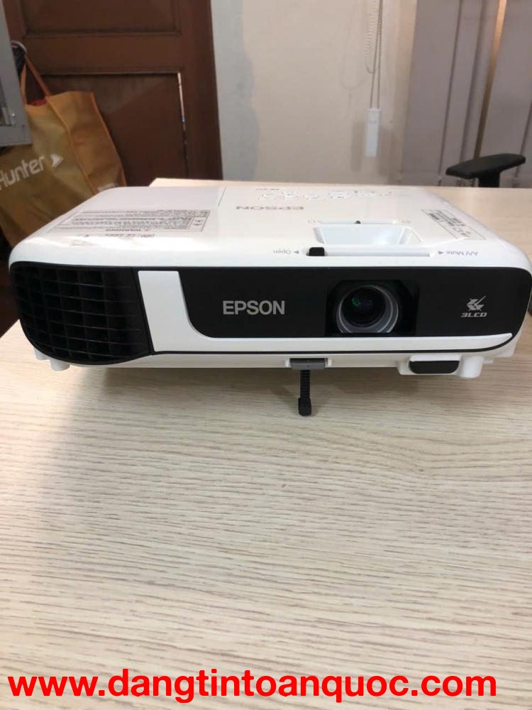 Máy chiếu cũ chính hãng giá rẻ đủ loại