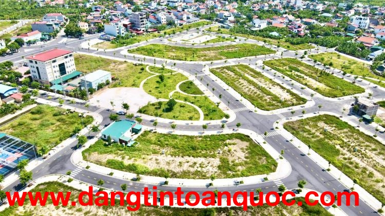 Chính chủ cắt lỗ lô đất 90m2. Mặt tiền 5m. Tại trung tâm thị trấn Thanh Hà - Hải Dương.