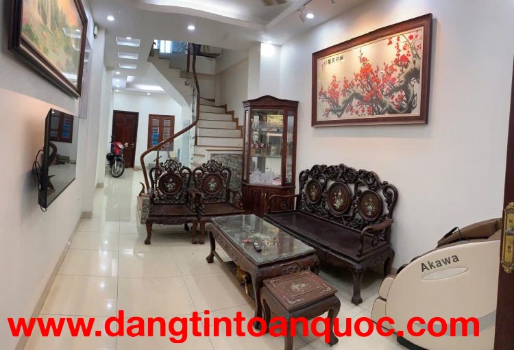 Cho thuê nhà nguyên căn ngõ 102 Hoàng Đạo Thành 50m² x 4 tầng, 3PN, 13 Triệu