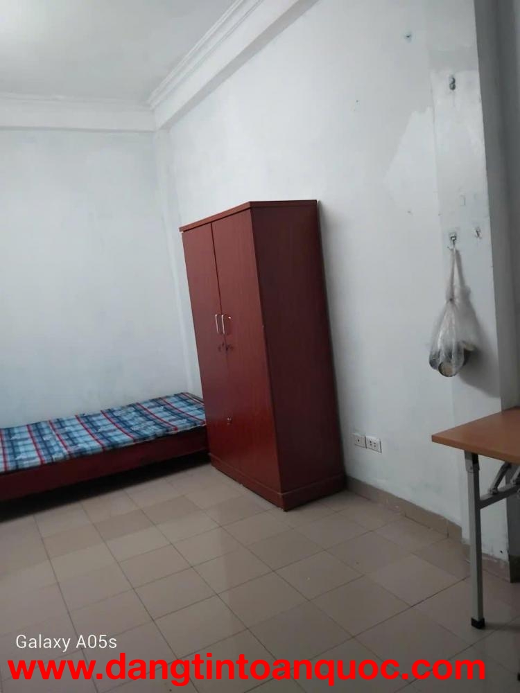 Cho thuê phòng ngõ 43 Trung Kính giá chỉ 2.8 triệu