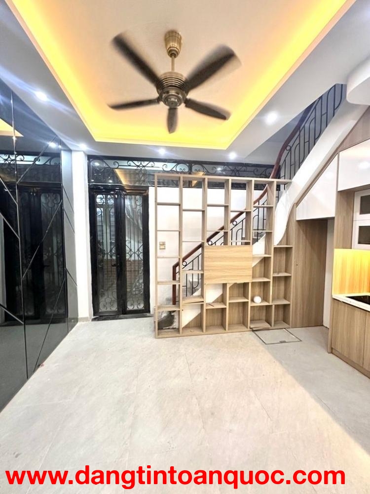 hoàng hoa thám 25m x4 tầng 6,89 tỷ 10m ô tô,20m ra phố,2 mặt ngõ,nhà đẹp