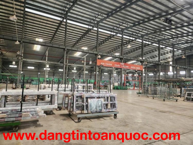 XT670 cho thuê xưởng sản xuất, có sẵn PC vách tường, giao thông thuận lợi