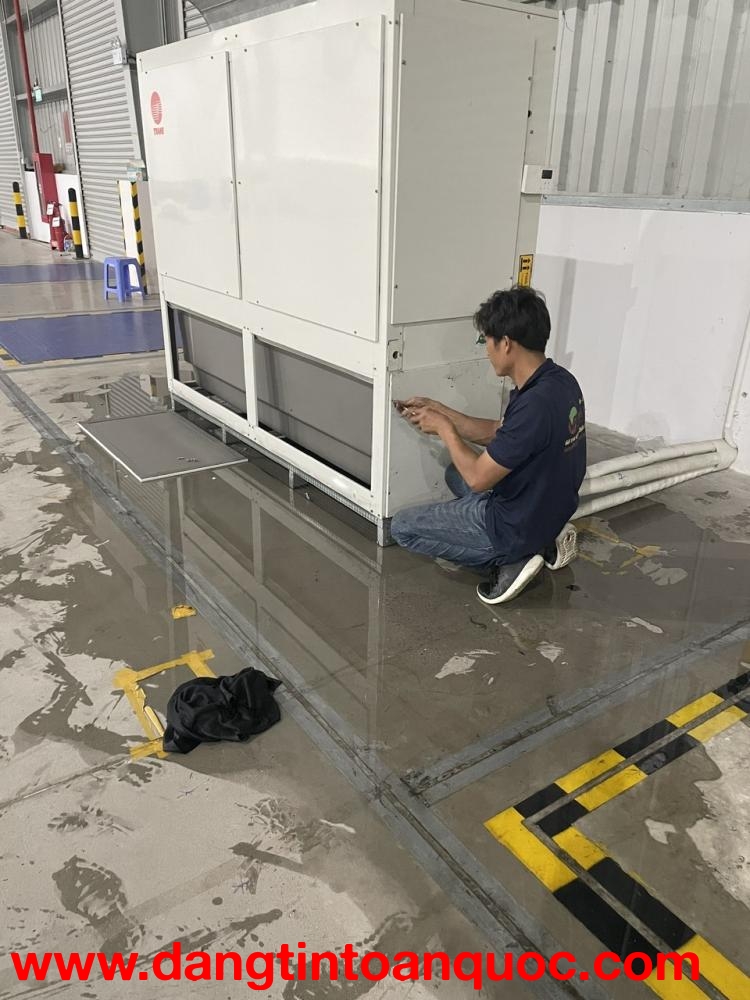 Tiết kiệm điện tối ưu với Máy lạnh tủ đứng DAIKIN Inverter/Malaysia/R32