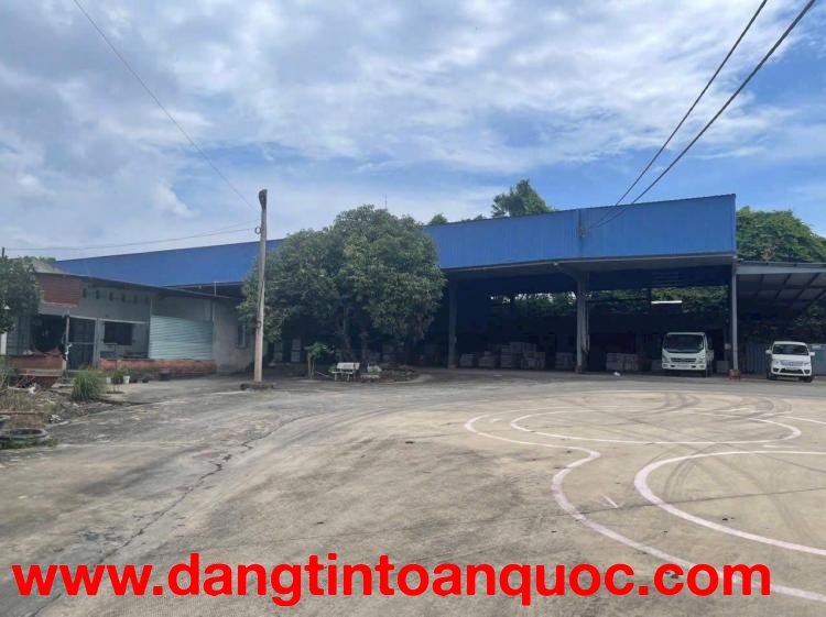 HN070 bán nhà xưởng đẹp. vị trí giao thông thuận lợi trống xưởng giao dịch liền