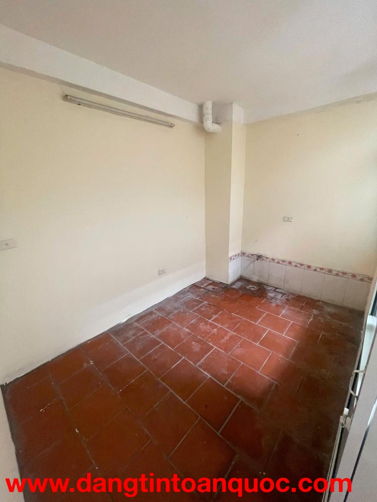 Cho thuê nhà ngõ 244 Nam Dư 4 tầng x 35m2, 8 triệu