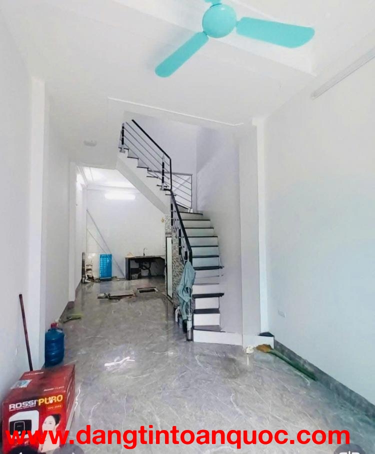 Cho thuê nhà 245 Định Công 40 m² × 3,5 tầng, 4 phòng ngủ, 3 WC  11,5 triệu 10m ra ô tô