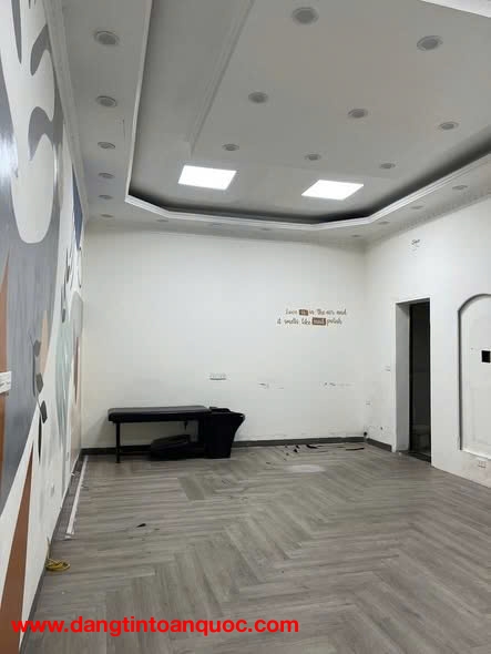 CHO THUÊ TẦNG 1 – MẶT PHỐ ĐỘI CẤN – 60M²