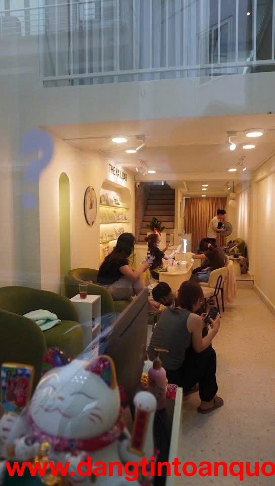 SANG NHƯỢNG TIỆM NAIL GỘI Quận 1 giá thương lượng từ 150Tr