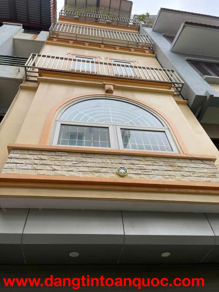 CHÍNH CHỦ CHO THUÊ NHÀ NGUYÊN CĂN – NGÕ 100 PHỐ SÀI ĐỒNG, LONG BIÊN