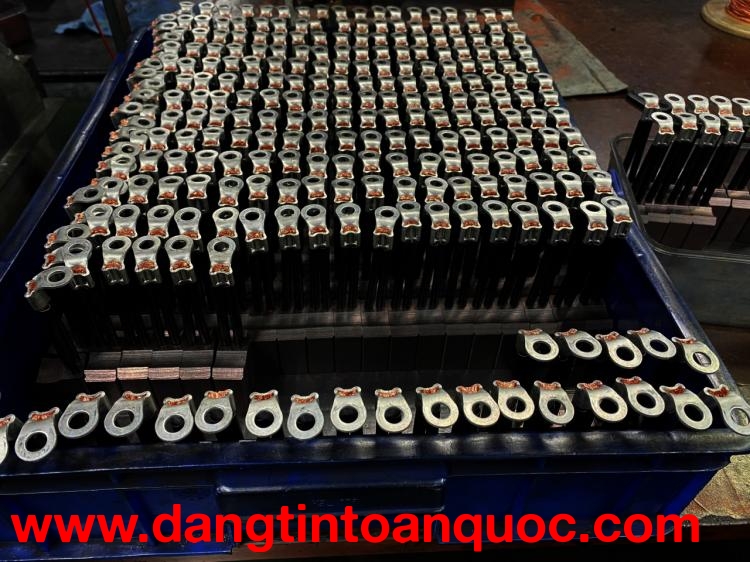 Chổi than công nghiệp chất lượng cao, giá cả hợp lý, đem lại hiệu quả vượt trội cho công việc của bạ