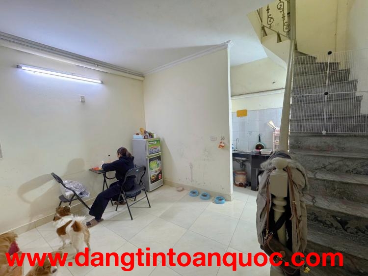 Cho thuê nhà nguyên căn tại 637 Trương Định, 4 tầng x 25m2, 2 ngủ, 8 Triệu