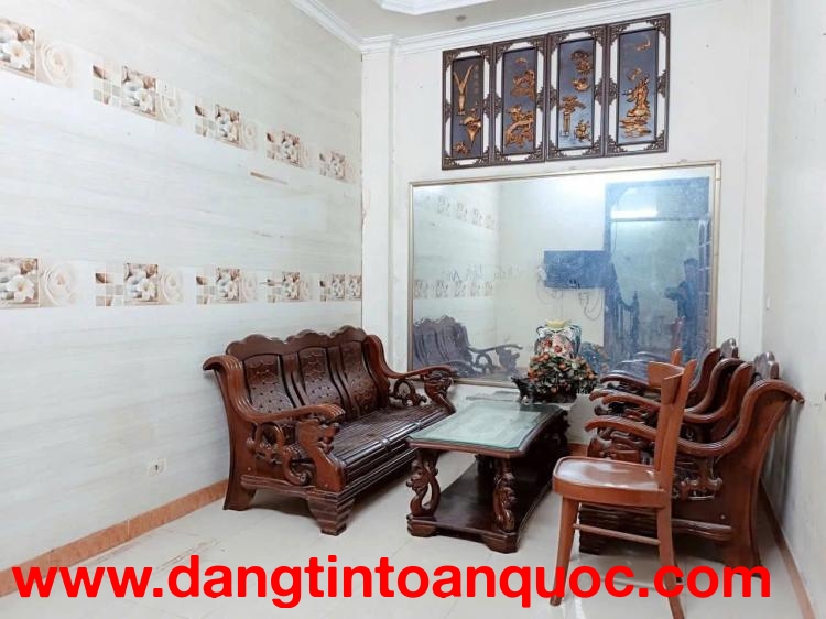Cho thuê nhà nguyên căn ngõ 291 Khương Trung,  30m² x 5 tầng 4 PN, 3 WC.  9 triệu
