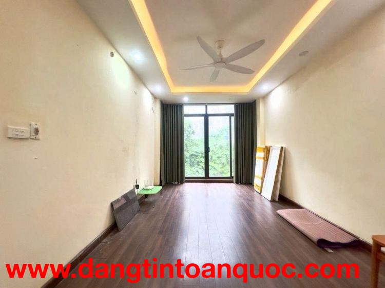 Bán Nhà - Hoàng Hoa Thám, Ba Đình - Đi ngõ 279 Đội Cấn - DT 37m2, 5 tầng - Giá chào 10.4 tỷ