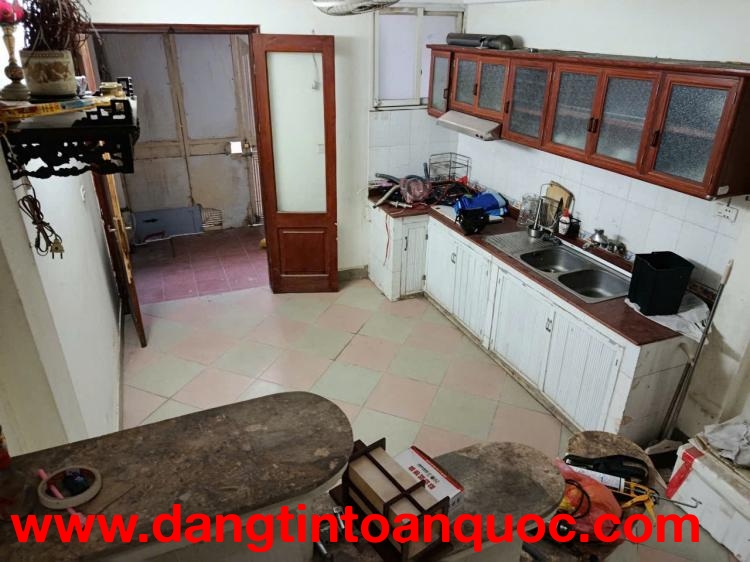 Cho thuê nhà ngõ Chợ Khâm Thiên 30m² x 5 tầng, 3 PN, 4 WC, 9 Triệu