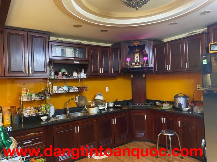 BÁN GẤP NHÀ MẶT TIỀN KHỦNG – NGANG 9M – 3 TẦNG + SÂN THƯỢNG – PHÙ HỢP KINH DOANH & VĂN PHÒNG