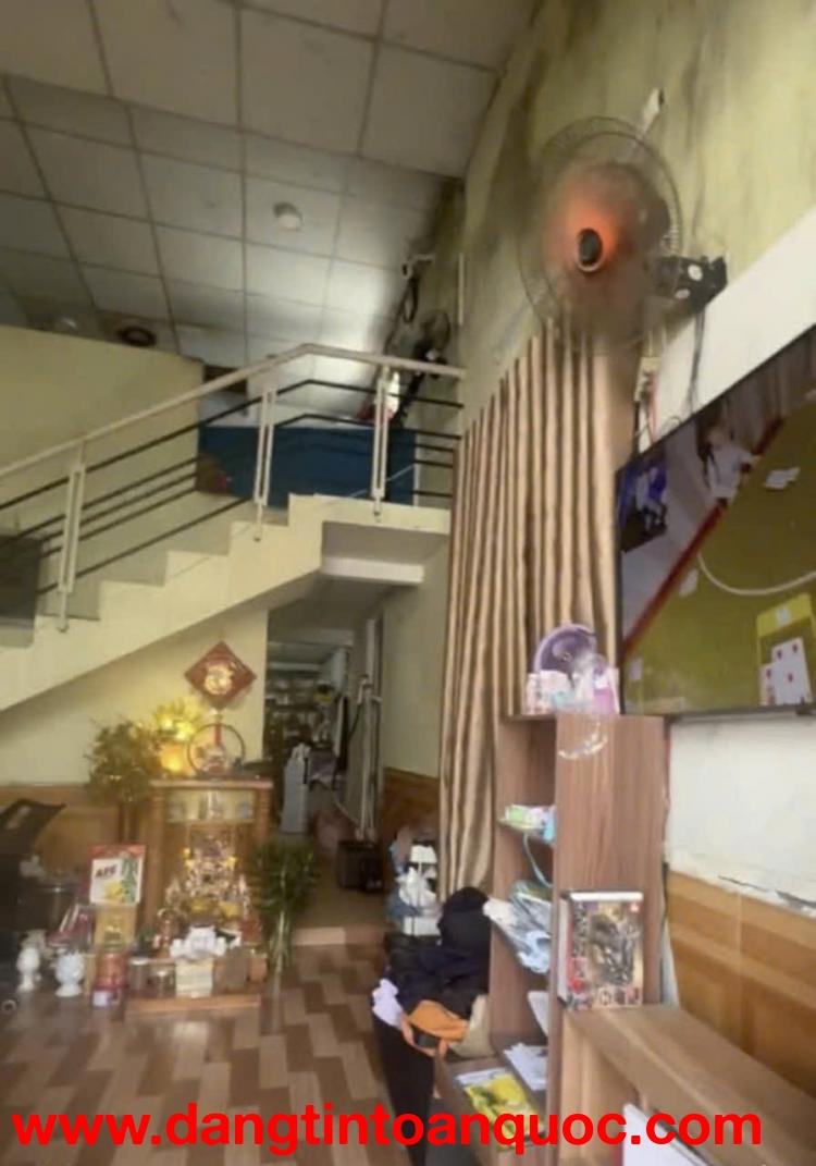 BÁN NHÀ GÁC LỬNG CÁCH 50M TỚI TÔN ĐẢN.