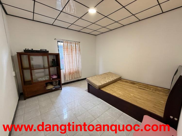 CHO THUÊ NHÀ 1 TRỆT NGAY CHƠ MÊ LINH. P 9. ĐÀ LAT