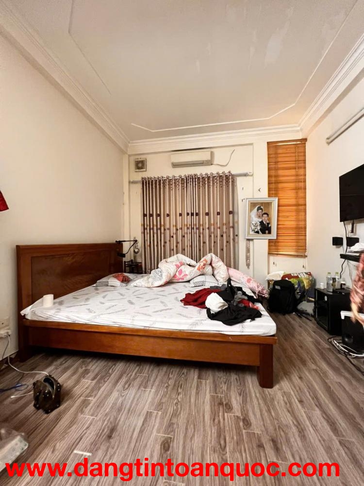 Cho thuê nhà nguyên căn Phạm Ngọc Thạch 50m² x 4 tầng 4 PN, 3 WC, 16 triệu