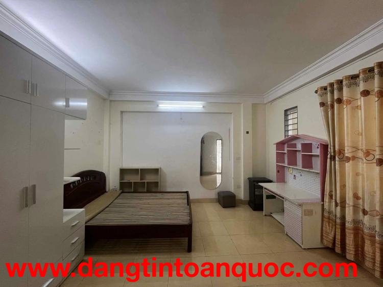 Cho thuê nhà nguyên căn ngõ 218 Hoàng Mai, 33m² x 5 tầng, 3PN, 4WC, 11 Triệu