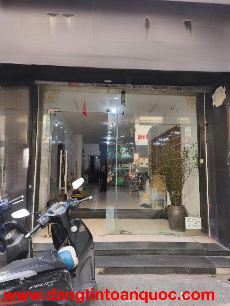 Cho thuê nhà mặt phố Nguyễn Khuyến. 75m², mặt tiền 4m, KD Thời trang, mô hình sạch